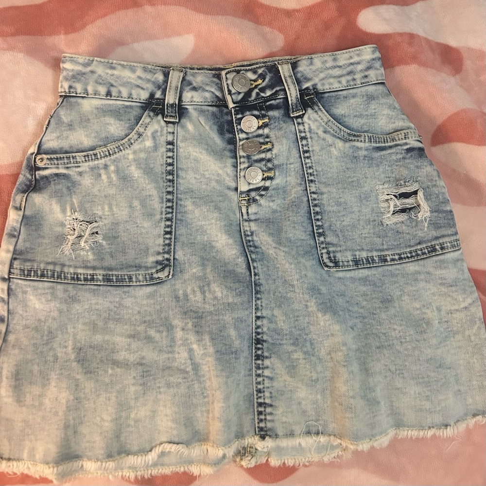 Size S & has been used